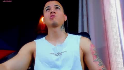 rocco_santos online show from May 5, 2026, 6:38 pm