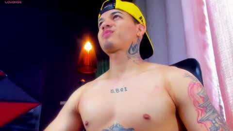 rocco_santos online show from May 22, 2026, 6:35 pm