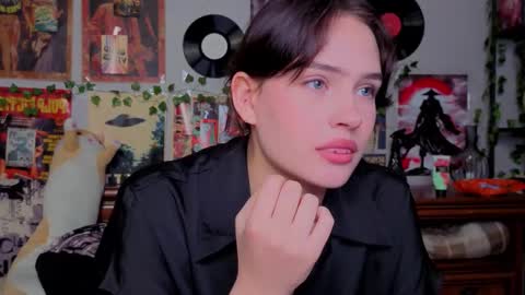 Snapshot of rochelrosensteel chatting on November 3, 2025, 7:37 pm Lilit online show from November 3, 2025, 7:37 pm