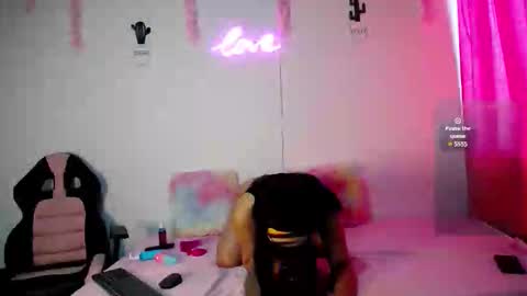 Snapshot of rocker_chica_camila chatting on March 18, 2026, 2:31 pm Camila online show from March 18, 2026, 2:31 pm