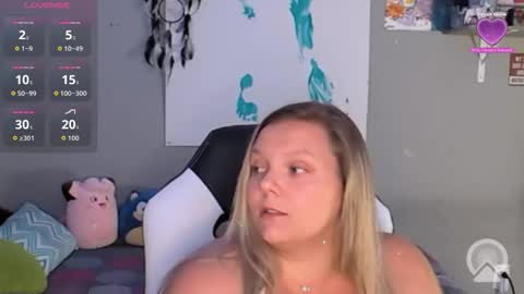 RocketBaddieRips online show from June 10, 2026, 3:29 am