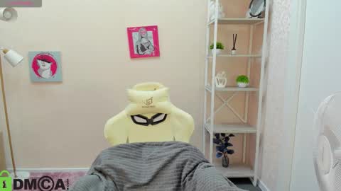 Snapshot of rockett_bunny chatting on October 15, 2025, 1:06 am Rockett online show from October 15, 2025, 1:06 am