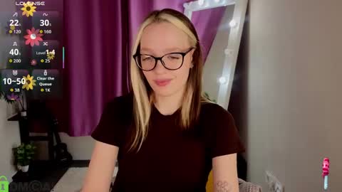 Snapshot of rockett_bunny chatting on May 23, 2026, 12:49 am Rockett online show from May 23, 2026, 12:49 am