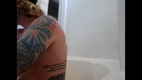 Snapshot of rockhardsurfers chatting on January 1, 2025, 2:09 pm rockhardsurfers online show from January 1, 2025, 2:09 pm