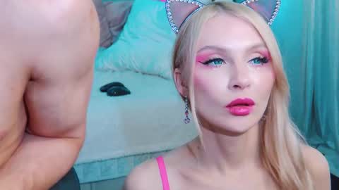 Lina and Den online show from September 29, 2025, 9:14 am