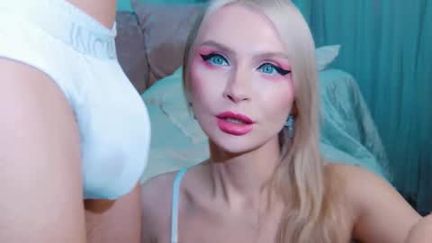 Lina and Den online show from December 15, 2025, 5:55 am