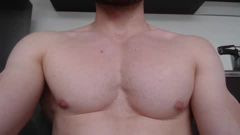 Snapshot of rocky_muscle chatting on November 18, 2025, 7:18 pm rocky muscle online show from November 18, 2025, 7:18 pm