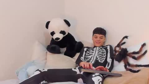 Snapshot of rockywood20cm chatting on October 10, 2025, 10:42 pm RockyWood20CM online show from October 10, 2025, 10:42 pm