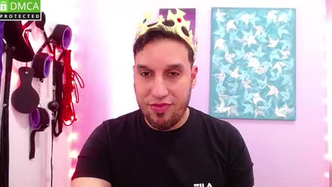 Thiago independent model online show from November 10, 2025, 5:56 pm