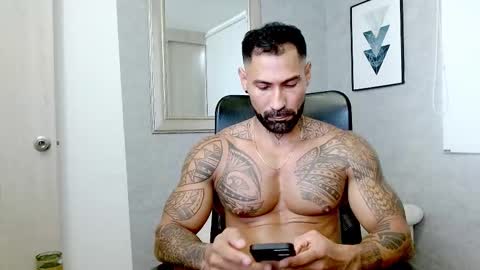 Snapshot of rogers_p chatting on October 23, 2025, 7:56 pm Rogers online show from October 23, 2025, 7:56 pm