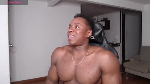 Snapshot of rogger_physique chatting on January 22, 2025, 4:55 am Rogger online show from January 22, 2025, 4:55 am