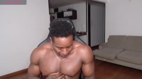 Snapshot of rogger_physique chatting on February 28, 2025, 5:59 am Rogger online show from February 28, 2025, 5:59 am