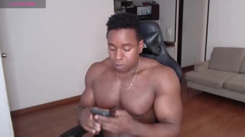 Snapshot of rogger_physique chatting on March 2, 2025, 4:53 pm Rogger online show from March 2, 2025, 4:53 pm