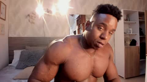 Snapshot of rogger_physique chatting on March 31, 2026, 6:58 am Rogger online show from March 31, 2026, 6:58 am