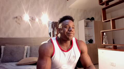 Snapshot of rogger_physique chatting on April 1, 2026, 7:20 am Rogger online show from April 1, 2026, 7:20 am