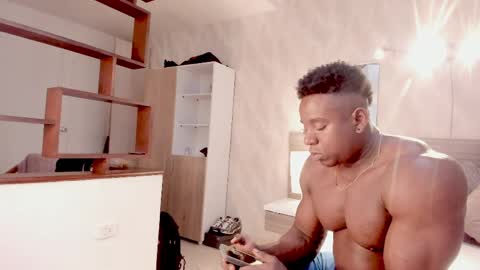 Snapshot of rogger_physique chatting on April 9, 2026, 6:41 am Rogger online show from April 9, 2026, 6:41 am