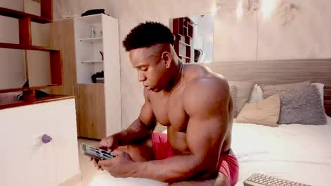 Snapshot of rogger_physique chatting on April 10, 2026, 8:24 pm Rogger online show from April 10, 2026, 8:24 pm