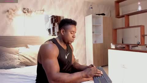 Snapshot of rogger_physique chatting on April 21, 2026, 2:26 am Rogger online show from April 21, 2026, 2:26 am