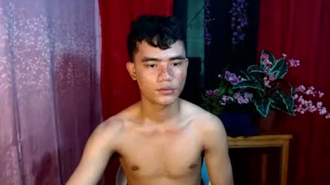roianboyyy online show from July 9, 2026, 12:26 am