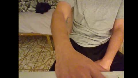 roland1429 online show from February 4, 2026, 4:07 am