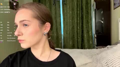 Mia online show from February 1, 2026, 10:14 am