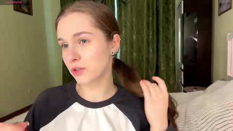 Mia online show from February 8, 2026, 10:40 am