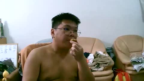 Rolleac online show from November 8, 2025, 6:40 pm