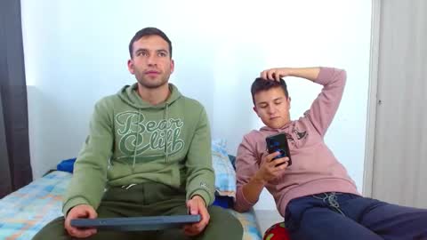 rolos_hot32 online show from March 5, 2025, 10:32 pm