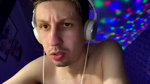 roma305991 online show from January 31, 2025, 5:42 pm