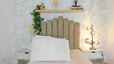   online show from October 27, 2025, 12:09 pm