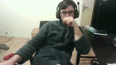 romainb72 online show from February 8, 2026, 6:33 pm