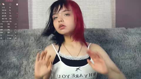 Snapshot of romainerudoy chatting on September 25, 2025, 7:56 am Yupi online show from September 25, 2025, 7:56 am