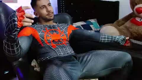 Roman online show from November 24, 2025, 9:25 pm