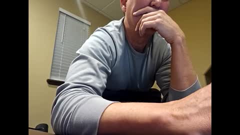 romanteeks online show from December 8, 2024, 1:13 am