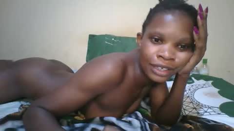 Snapshot of romantic2u4 chatting on September 23, 2025, 5:32 am Emma online show from September 23, 2025, 5:32 am