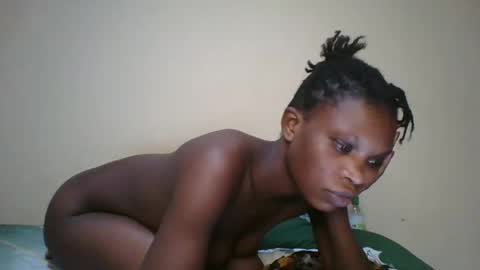 Snapshot of romantic2u4 chatting on September 27, 2025, 7:13 am Emma online show from September 27, 2025, 7:13 am