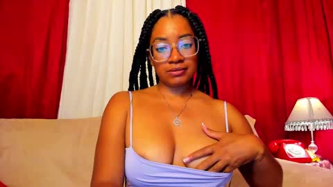 Snapshot of romantic_stargirl chatting on October 6, 2025, 1:25 am Is A Belle online show from October 6, 2025, 1:25 am