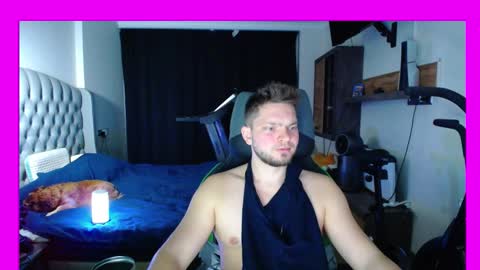 Snapshot of romantic_twunk chatting on October 4, 2025, 5:38 am romantic_twunk online show from October 4, 2025, 5:38 am