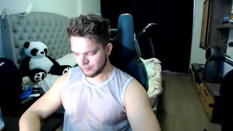 Snapshot of romantic_twunk chatting on October 19, 2025, 8:37 am romantic_twunk online show from October 19, 2025, 8:37 am