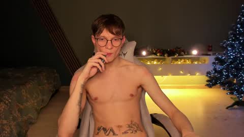 Snapshot of romeo_mercy chatting on December 28, 2024, 11:16 pm Romeo online show from December 28, 2024, 11:16 pm
