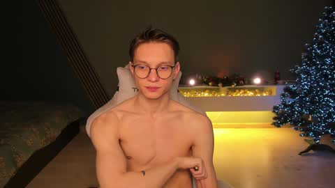 Snapshot of romeo_mercy chatting on December 30, 2024, 12:54 am Romeo online show from December 30, 2024, 12:54 am