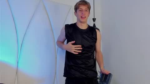 Snapshot of romeo_ricci1 chatting on December 27, 2024, 6:53 pm Romeo Ricci online show from December 27, 2024, 6:53 pm