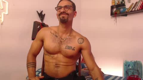 Snapshot of romeocolin_ chatting on June 26, 2026, 9:46 am R O M E O online show from June 26, 2026, 9:46 am