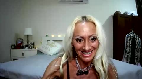 romeodiamond online show from June 13, 2026, 2:20 am