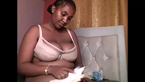 Romina 26 online show from May 6, 2026, 7:08 pm