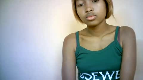 Snapshot of rominah_20 chatting on July 22, 2026, 8:17 am rominah_20 online show from July 22, 2026, 8:17 am
