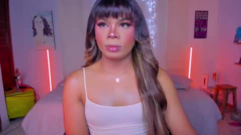 Snapshot of romirousexx chatting on October 1, 2025, 6:19 am Romi Rouse online show from October 1, 2025, 6:19 am