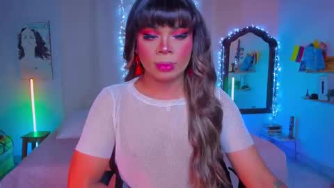 Snapshot of romirousexx chatting on October 8, 2025, 4:32 am Romi Rouse online show from October 8, 2025, 4:32 am