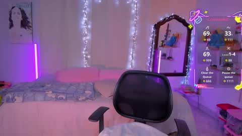 Snapshot of romirousexx chatting on November 5, 2025, 4:12 am Romi Rouse online show from November 5, 2025, 4:12 am