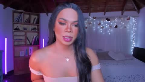 Snapshot of romirousexx chatting on March 5, 2026, 4:19 am Romi Rouse online show from March 5, 2026, 4:19 am